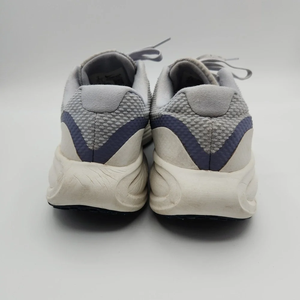 Nike revolution road
